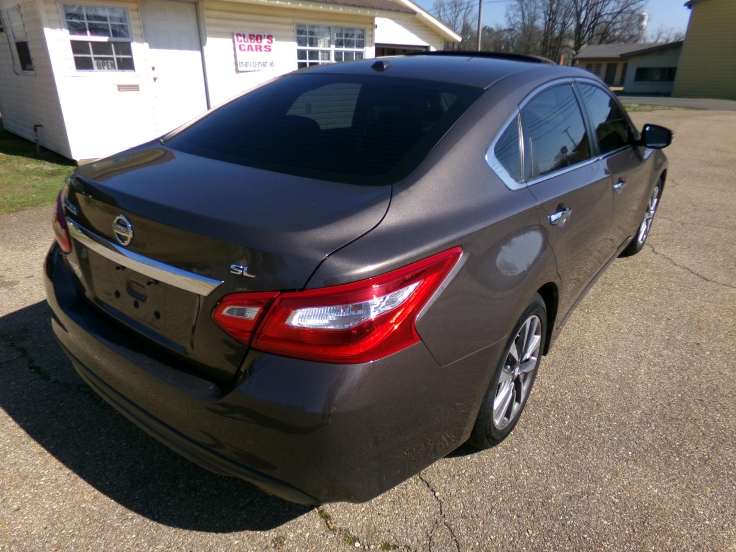 2017 Tobacco Metallic /Black Nissan Altima SL (1N4AL3AP1HC) with an 2.45L engine, automatic transmission, located at 401 First NE, Bearden, AR, 71720, (870) 687-3414, 33.726528, -92.611519 - Photo#24